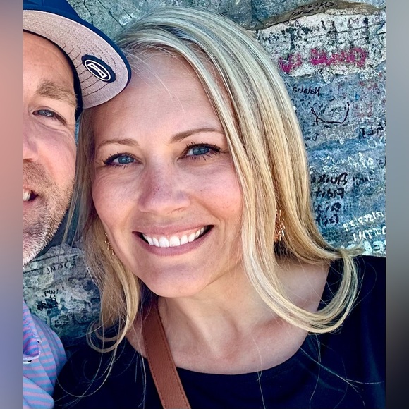 Meet your Posher, Julie - Picture 1 of 1